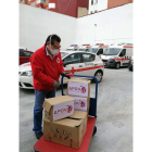 La asociación de prensa de Valladolid entrega mascarillas, guantes y geles hidroalcohólicos a Cruz Roja. - E.M.