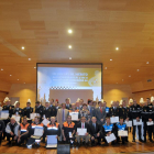 El consejero de Fomento y Medio Ambiente de la Junta de Castilla y León, Juan Carlos Suárez-Quiñones, entrega las medallas al Mérito de la Policía Local y de la Protección Ciudadana. En la imagen, foto de familia de los galardonados y autoridades.-ICAL
