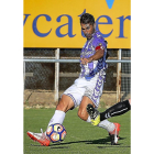 Javi Moyano efectúa un pase durante el amistoso de pretemporada disputado frente al Toledo.-M. Á. SANTOS