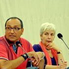 Los ediles de IU Javier de la Rosa y Carmen Alonso en un Pleno-Santiago G. Del Campo