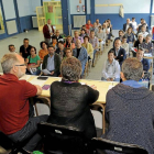 Celebración de la asamblea en un centro cívico de Laguna.-Marta Fernández