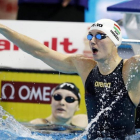 Katinka Hosszu celebra su séptima medalla de oro, lograda en los 100 mariposa.-EFE / PATRICK B. KRAEMER