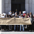 Los letrados judiciales se concentraron ayer antes de acudir a manifestarse el día 21 de abril a Madrid.-ICAL