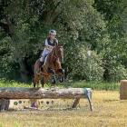 La vallisoletana Anastasia Lugan, campeona de España cadete, durante una prueba de TREC a lomos de su caballo ‘Camarón’.-EL MUNDO