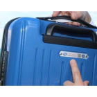 El logo de la IATA que identificará las maletas que son equipaje de mano.-