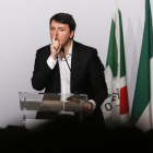 Renzi, durante su intervención en el congreso de su partido.-GIUSEPPE LAMI / AP