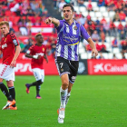 Juan Villar dedica el gol marcado al Nàstic en el partido celebrado el domingo.-ARABA PRESS