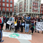 Centenares de estudiantes participan en una movilización en Valladolid contra el decreto 3+2 de grados de la universidad pública-Ical