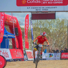 Anton Sintsov cruza la línea de meta de Las Contiendas en primer lugar.-EL MUNDO