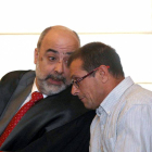 Domingo M.R. y su abogado en la primera sesión del juicio-Ical