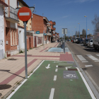 Carril bici en la calle Real en el barrio Puente Duero.- J.M. LOSTAU