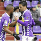 Óscar abandona el campo con gesto serio sustituido por Bergdich en el minuto 70-J.M.Lostau