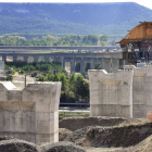 Obras de construcción del corredor noroeste del futuro AVE a su paso por Venta de Baños (Palencia)-Israel L. Murillo