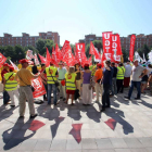Concentración de delegados de Correos de Asturias y Castilla y León se concentran en la sede de Hacienda-ICAL