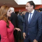 La presidenta de las Cortes, Silvia Clemente, junto al alcalde de Palencia, Alfonso Polanco.-ICAL