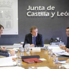 El consejero de la Presidencia, José Antonio de Santiago-Juárez, se reúne con los delegados territoriales antes de la presentación de la campaña contra incendios forestales 2015.-ICAL