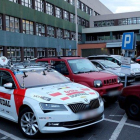 Un vehículo del Lotto, aparcado junto al hospital polaco donde falleció Lambrecht.-EFE/ EPA/ ANDRZEJ GRYGIEL