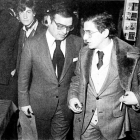 El autor con Rodolfo Martín Villa.-El Mundo