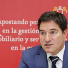 Rueda de prensa de Miguel Ángel RodrÍ­guez, director territorial en la zona noroeste de Aliseda-Ical