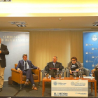 José Luis de las Rivas durante la exposición del informe en el Club de Prensa de EL MUNDO con Pablo Lago, Faustino Temprano, Inmaculada de Pablo y Juan Manuel Gómez.-MIGUEL ÁNGEL SANTOS (PHOTOGENIC)