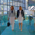 Begoña Cristeto y Pilar del Olmo, poco antes de la presentación.-ICAL
