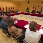 Imagen de la reunión de la reunión con la Plaraforma de Afectados por accidente delAlvia.-ICAL