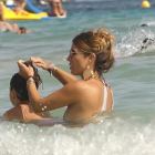 Elena Tablada, de vacaciones con su hija en Ibiza.-EUROPA PRESS