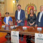 Josefa Catón, Puente, Victoria Soto y Victoriino Mayoral, en  la presentación de la red de escuelas-J.M. Lostau