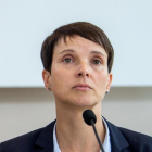 Frauke Petry, durante su conferencia de prensa en el Parlamento de Sajonia, en Dresde, el 26 de septiembre-AFP / MONIKA SKOLIMOWSKA