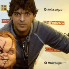 El creador de Chucky, Don Mancini, junto al muñeco en la presentación de la película La semilla de Chucky.-DIEGO CALDERON