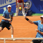 Los hermanos Bryant, durante un partido en Barcelona.-JORDI COTRINA