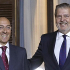 El delegado del Gobierno en el País Vasco, Carlos Urquijo, con el ministro de Cultura, Íñigo Méndez de Vigo, el pasado 4 de diciembre en San Sebastián.-EFE