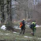 Grupo de cazadores durante una batida de jabalís en la temporada de caza mayor. - EDDY KELELE