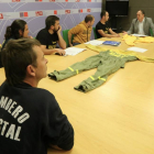 El portavoz socialista de Medio Ambiente en las Cortes, José Luis Aceves, junto al procurador socialista, Javier Izquierdo, se reúne con los representantes de las Brif de Castilla y León-Ical