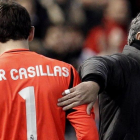 Casillas y Mourinho, en un partido del Madrid del 2013-EFE