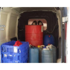 El interior de la furgoneta con los 400 litros de combustible robados.-Foto: GUARDIA CIVIL