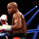 Foto del boxeador Floyd Mayweather en el ring.-