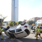 Colisión entre dos vehículos en la Plaza de San Bartolomé, junto al Puente Mayor de Valladolid. | ICAL