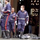 Agentes de policia prestan guardia frente a la Catedral Metropolitana de Campinas tras un tiroteo donde al menos cinco personas murieron  entre ellas el autor de los disparos  que se suicido.-DENNY CESARE (EFE)