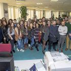 Los estudiantes de primero de Periodismo de la UVA, en un momento de su visita a la redacción de EL MUNDO DE VALLADOLID.-PABLO REQUEJO (PHOTOGENIC)