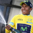 El ciclista colombiano del equipo Movistar, Nairo Quintana,  celebra en el podio de Valencia su victoria en la 68ª edicion de la Volta a la Comunitat Valenciana.-EFE