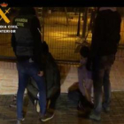 La Guardia Civil desarticula un grupo criminal, dedicado al robo con fuerza en establecimientos públicos.- E.M.