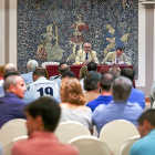 Asamblea informativa de la Asociaciación Española de Accionitas Mayoritarios en el hotel Felipe IV.-MIGUEL ÁNGEL SANTOS
