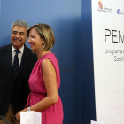 La consejera de Familia e Igualdad de Oportunidades, Alicia García, y el director de la Fundación Santa María la Real del Patrimonio Histórico, Juan Carlos Prieto, presentan el ‘Programa Empleo Mujer Castilla y León’.-ICAL