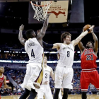 Jimmy Butler, durante una acción del encuentro.-AP / MAX BECHERER