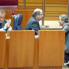 De Santiago-Juárez, Herrera y Sanz Vitorio en el Pleno de ayer.-ICAL