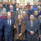 La consejera de Familia Alicia García,  junto al presidente de la Diputación de Salamanca, Javier Iglesias (I) y alcaldes de los municipios de la provincia.-ICAL