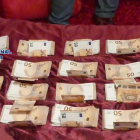 Dinero incautado a los detenidos por la Policía Nacional.-E. M.