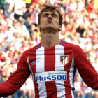Antoine Griezmann celebra su gol al Deportivo, el quinto que marca en la Liga.-GERARD JULIEN / AFP