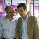 El presidente provincial de Salamanca, Javier Iglesias junto al nuevo presidente del PP, Pablo Casado.-David Arranz / ICAL